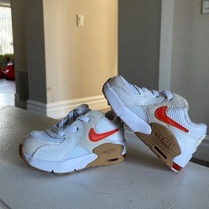 Size:4C Brand:NikeAir Max Color: White Orange Tan